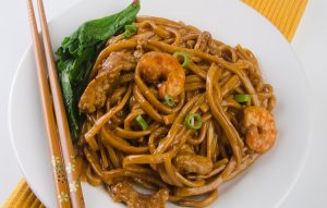 Are Lo Mein and Chow Mein the Same?